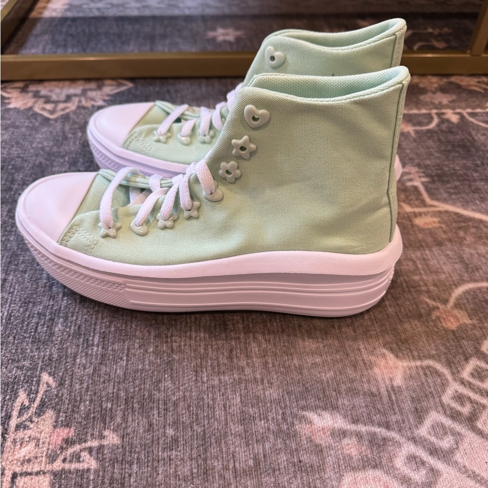 Brand new Converse Women's High-Top with soft platform Sneakers - pistachio - Picture 3 of 6